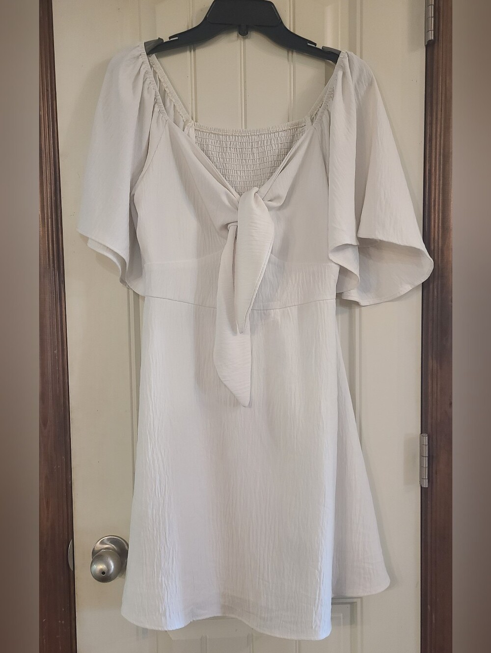 White Tie-Front Flutter Sleeve Dress Flowey Dress, Size L